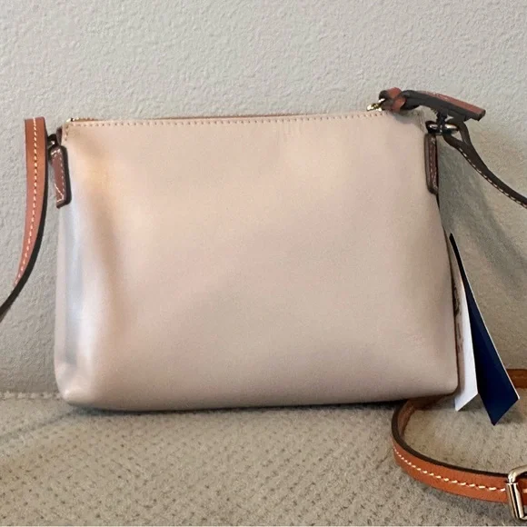 New! Dooney and Bourke Light Blush Pink Wexford Leather Rosie Crossbody Purse - Picture 5 of 16